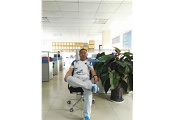 工程部經(jīng)理-張潮波